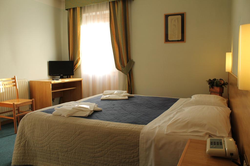 Hotel Villanova سانتو ستيفانو دي كادوري المظهر الخارجي الصورة